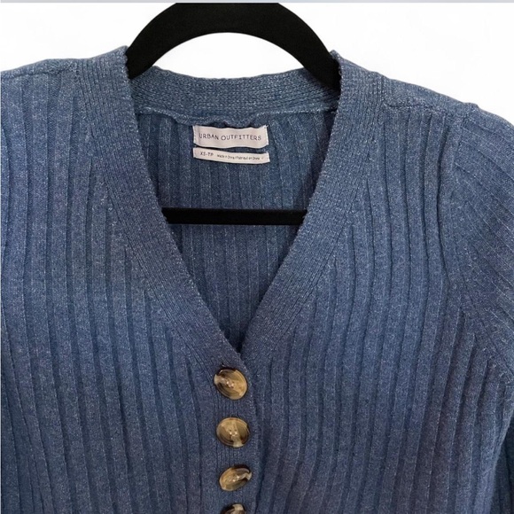 Urban Outfitters Blue Button Cropped Cardigan - Picture 4 of 4